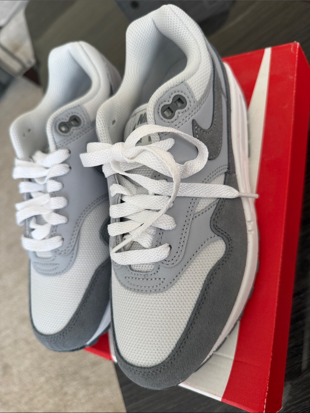 Nike women’s Grey, White and Dark Grey Casual Sneakers